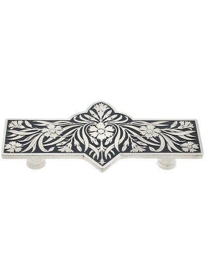 3 inch cc Dianthus Pull in Brilliant Pewter/Black.